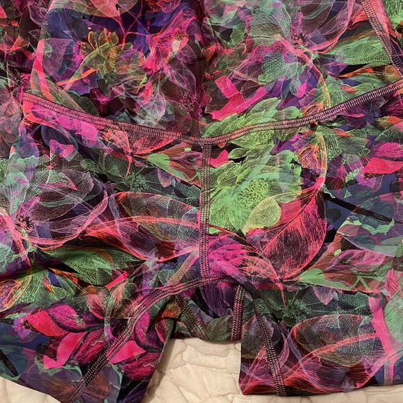 Lululemon Wunder Train HR Tight 25” Size 2 - Picture 3 of 7